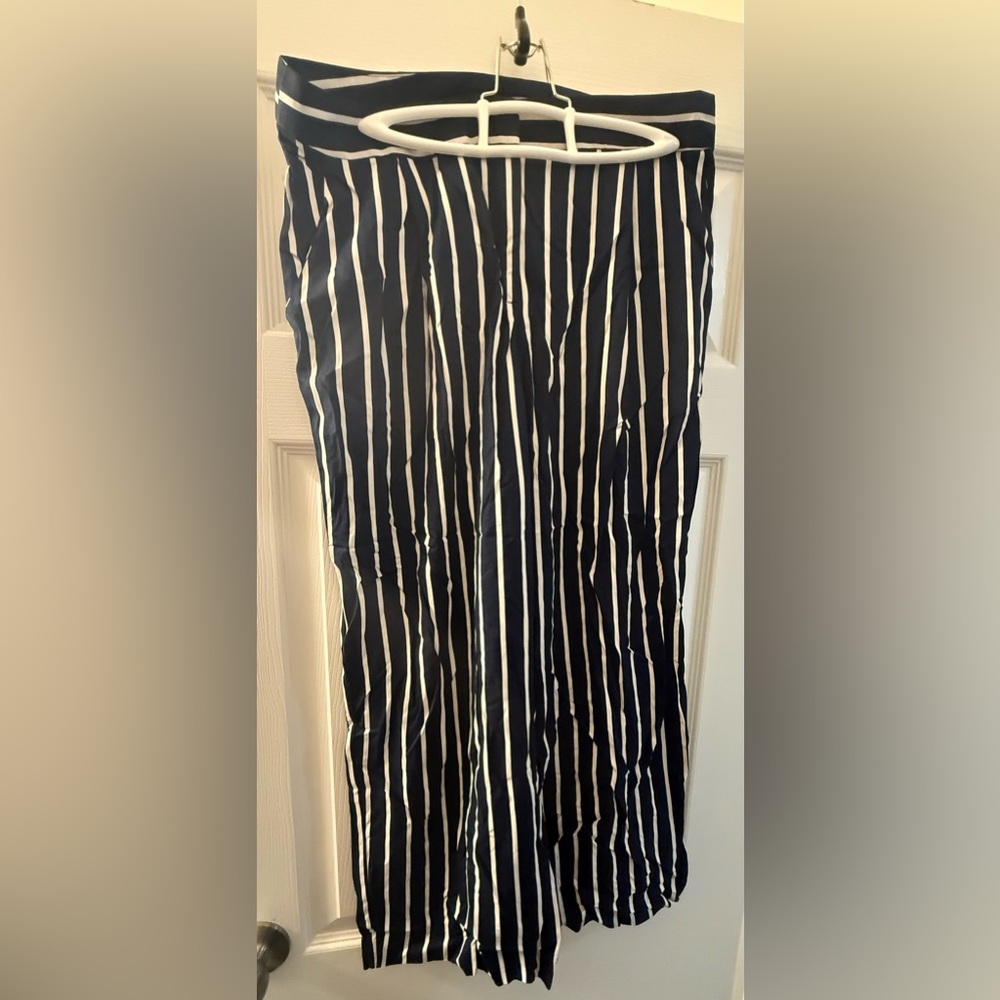 NWT! Monki wide leg 100% viscose navy and white pinstripe dress pants / trousers